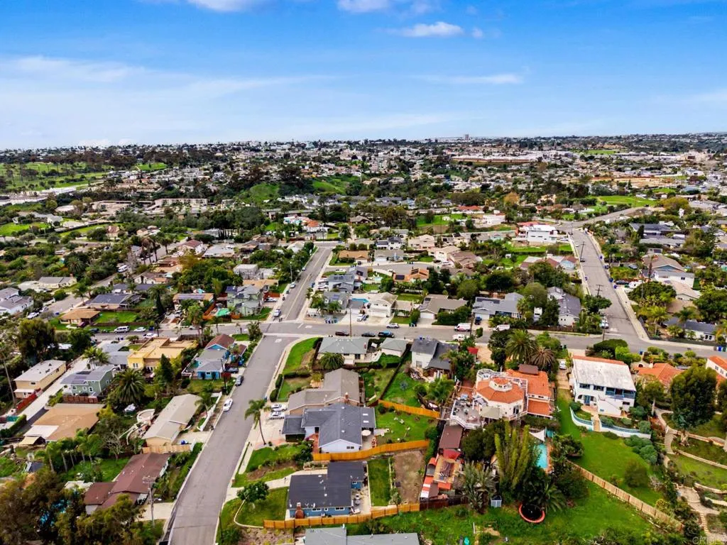https://cdn.realtyfeed.com/cdn/127/306614859/617ee8be04814d62ba633621d1b54a10.webp