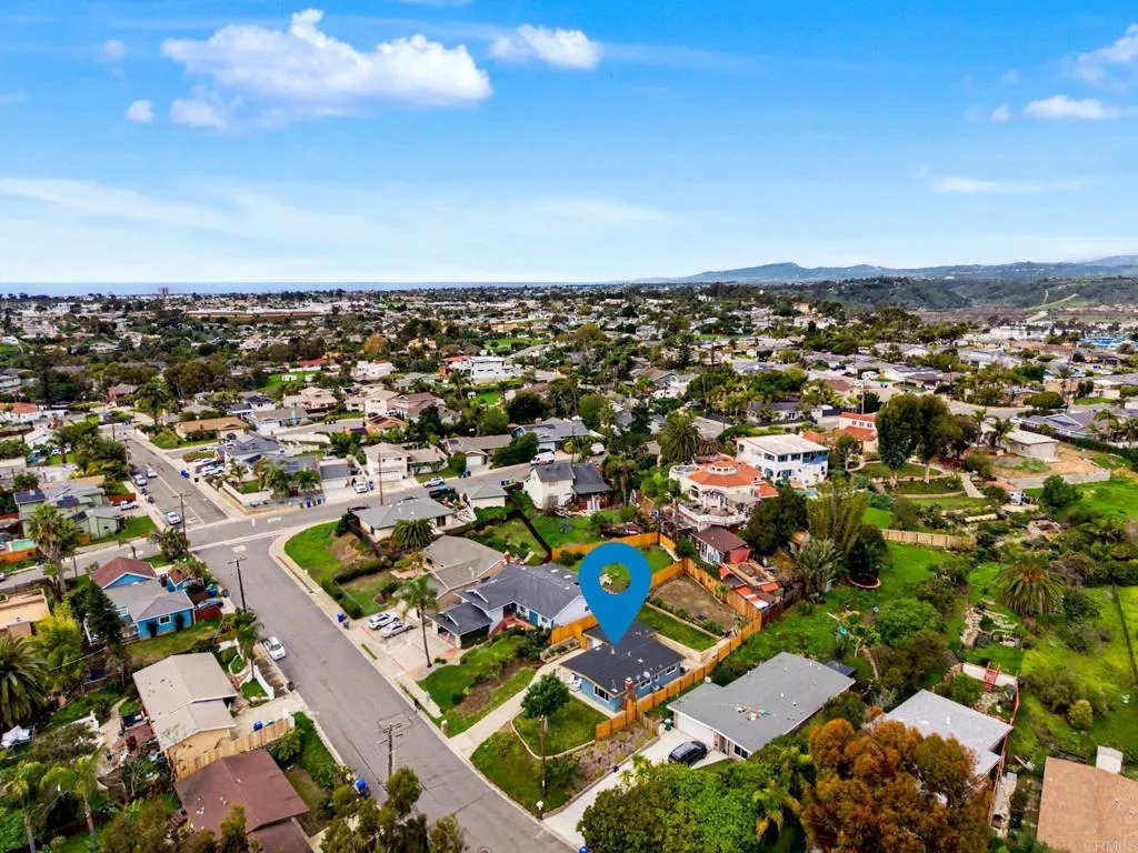 https://cdn.realtyfeed.com/cdn/127/306614859/80bdc5a9e812d94e41f81ee3d1f66438.webp