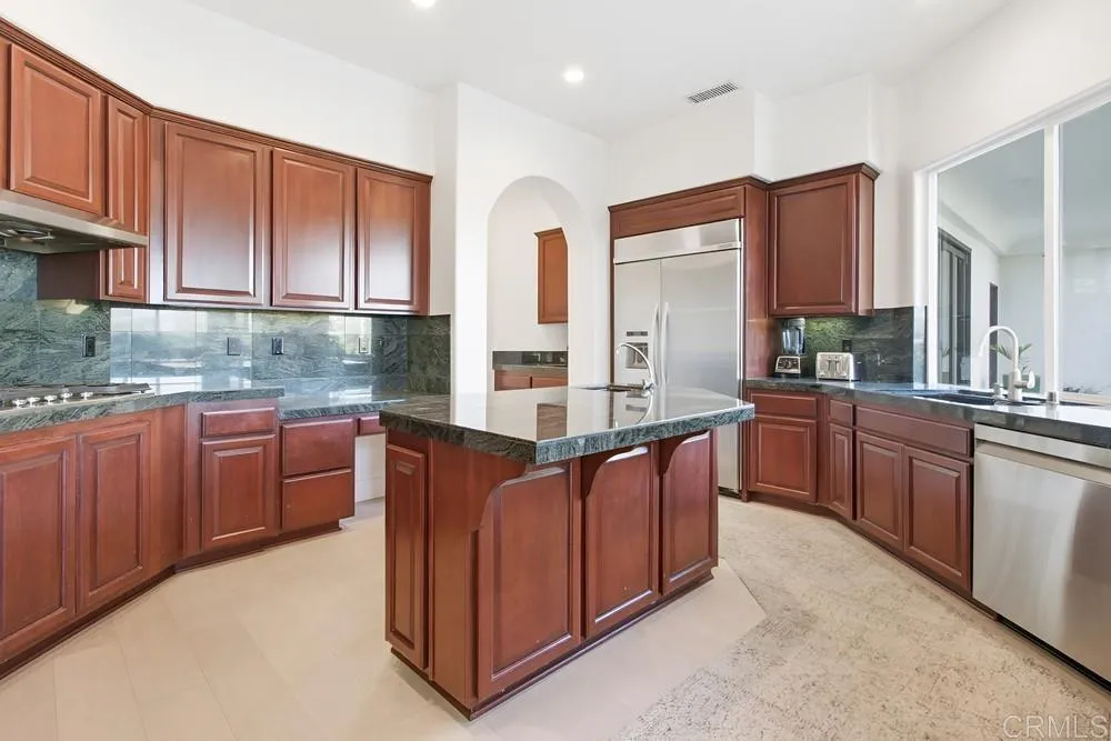 https://cdn.realtyfeed.com/cdn/127/306614868/9c4964e7e023ad59caf9a964a334e11c.webp