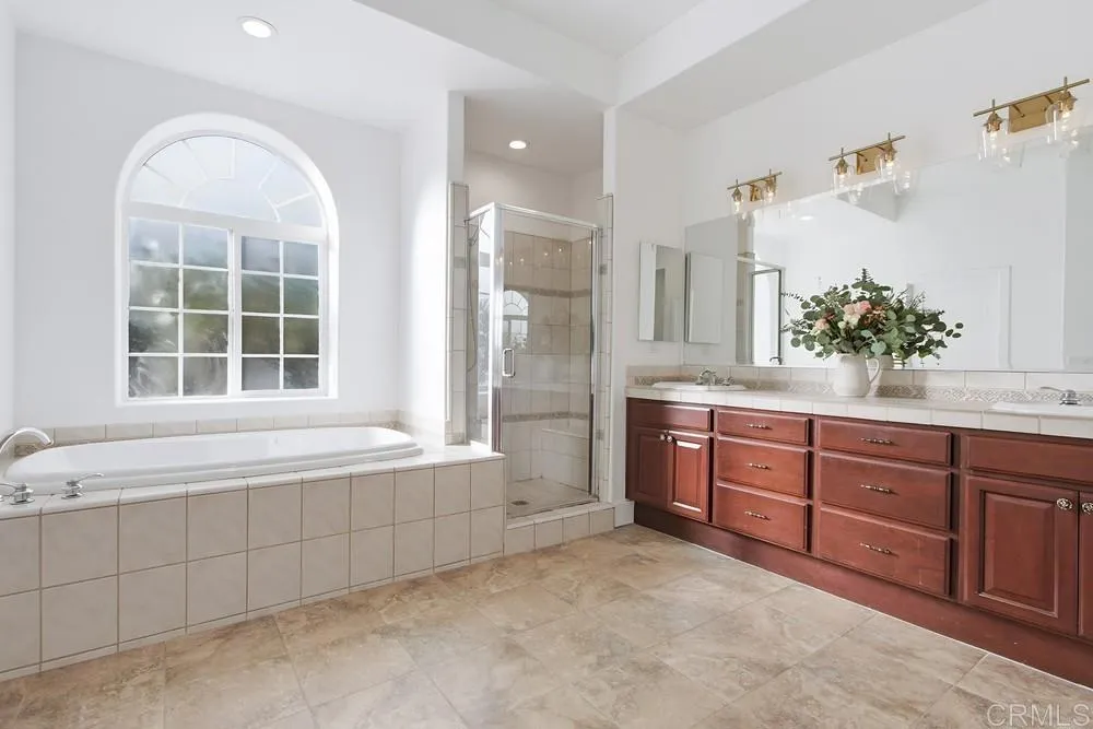 https://cdn.realtyfeed.com/cdn/127/306614868/f1864dfb8928102d93c9f1322e683a52.webp