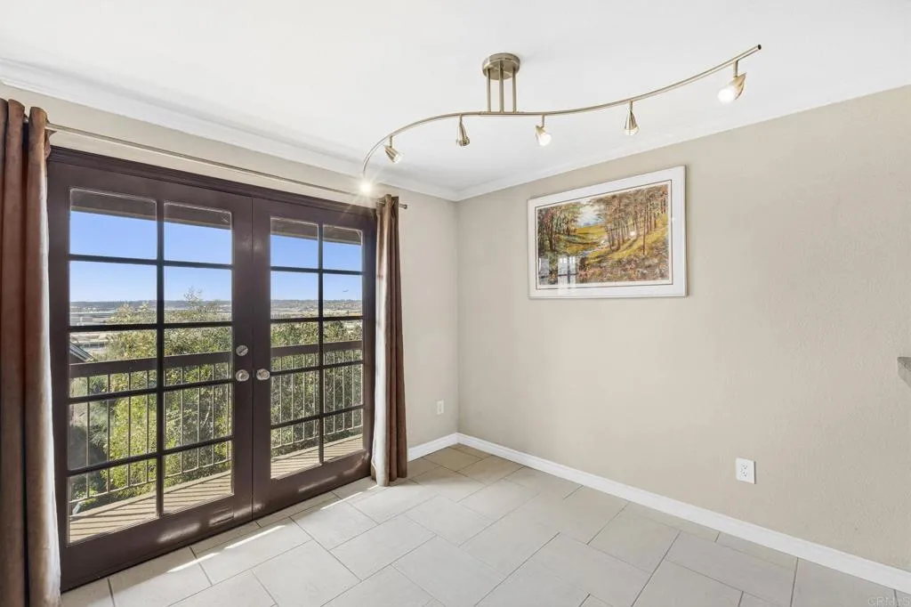https://cdn.realtyfeed.com/cdn/127/306614878/89b79583858152c7007d3572ef871db8.webp