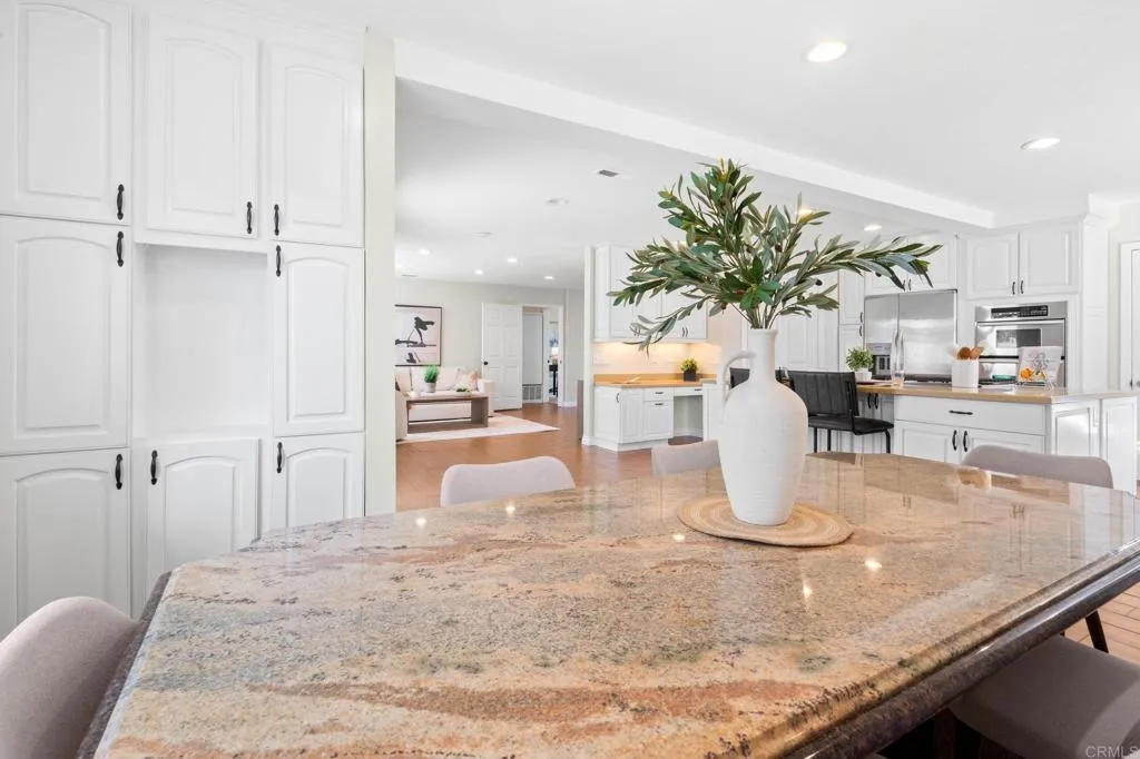 https://cdn.realtyfeed.com/cdn/127/306614890/1e1ae1a7041047ef20ad77e77722280f.webp