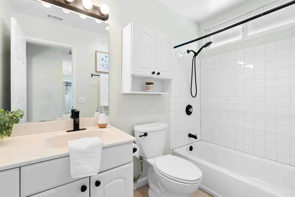 https://cdn.realtyfeed.com/cdn/127/306614890/862d97a077779496087858f3a397b330.webp