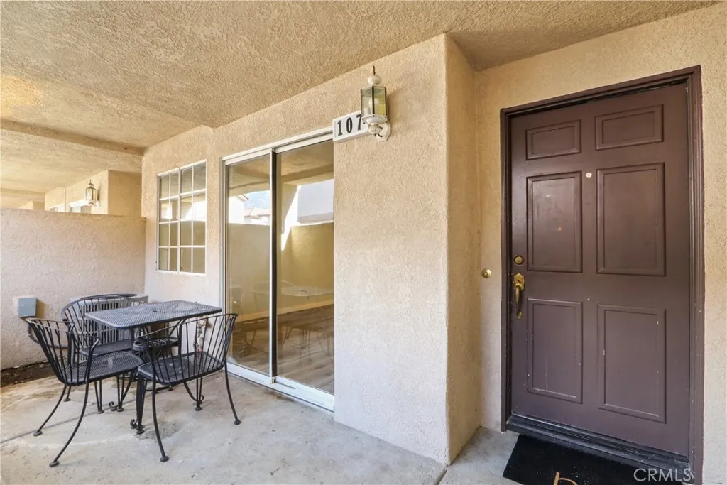1215 N San Gabriel Unit 107, Azusa, CA 91702