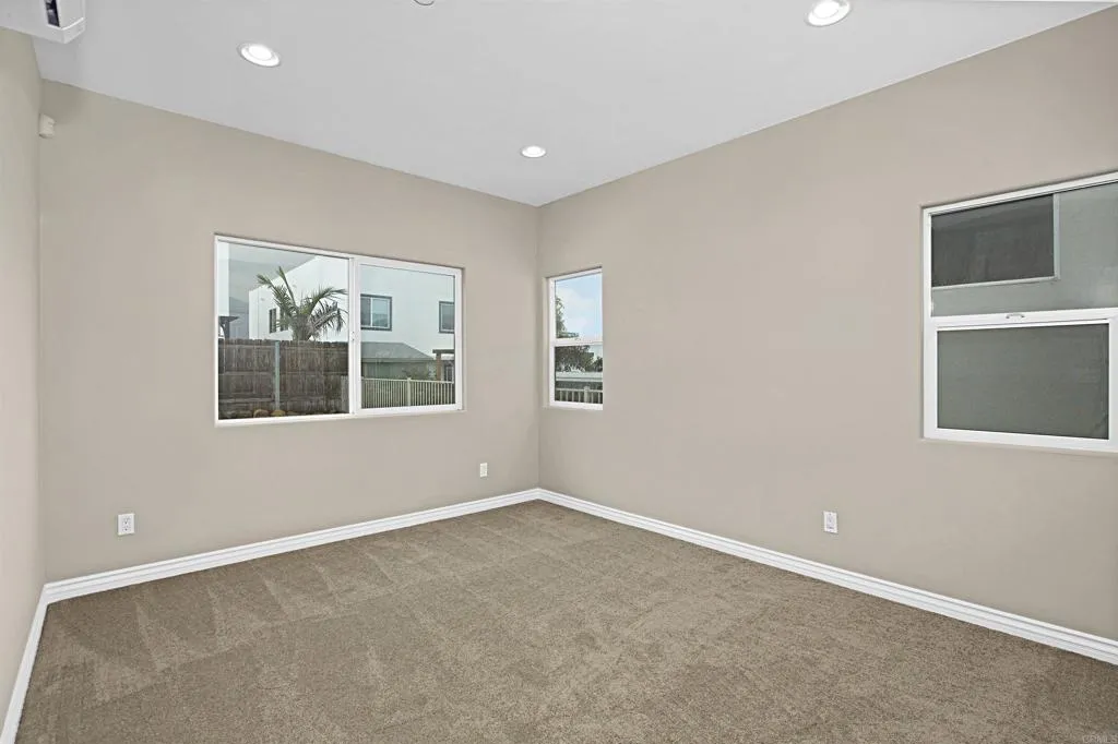 https://cdn.realtyfeed.com/cdn/127/306615011/ac529320445953c54324678c4c476040.webp