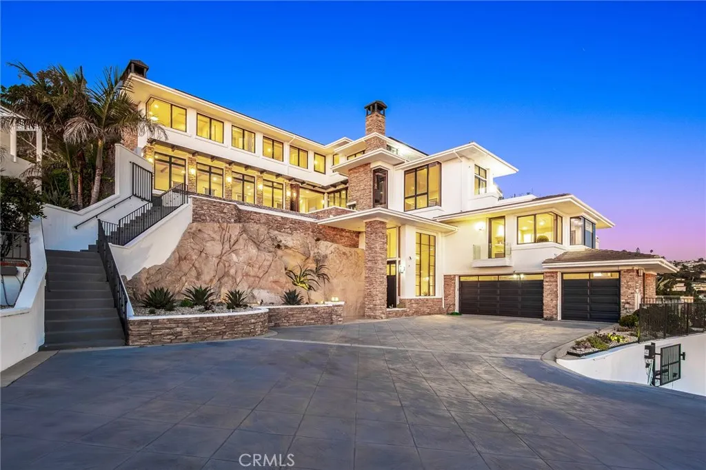 1076 Skyline Drive