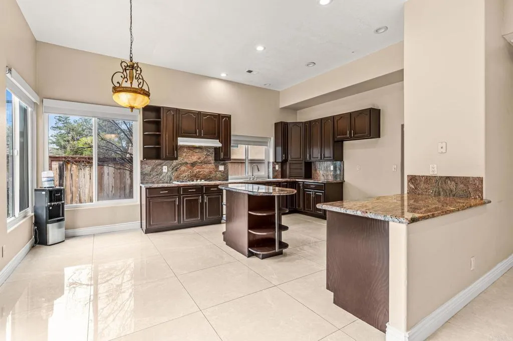 https://cdn.realtyfeed.com/cdn/127/306615118/37d583d55b9205c3c1786496210d6431.webp