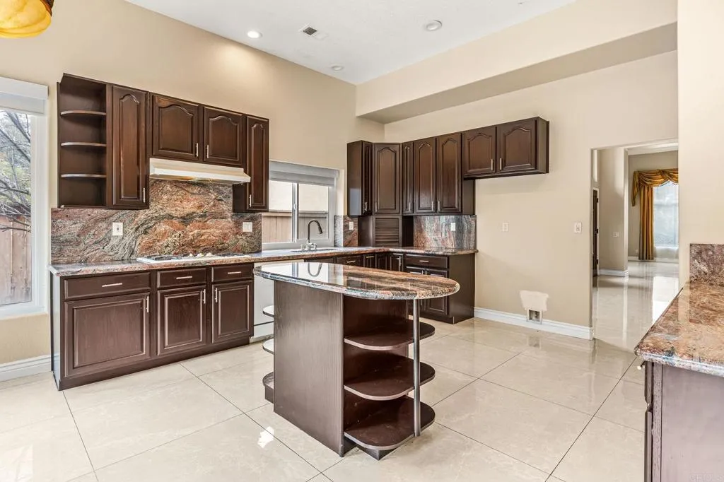 https://cdn.realtyfeed.com/cdn/127/306615118/4dd503272eba03ff60fed9c4326916a2.webp