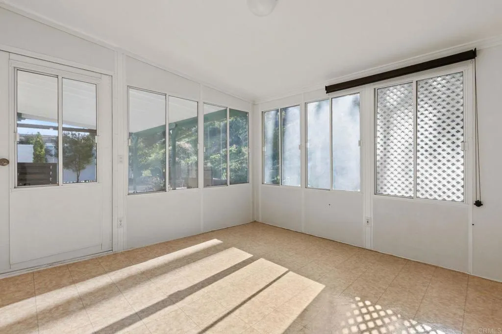 https://cdn.realtyfeed.com/cdn/127/306615128/033c2c56a4a562613a6a7ff361702350.webp