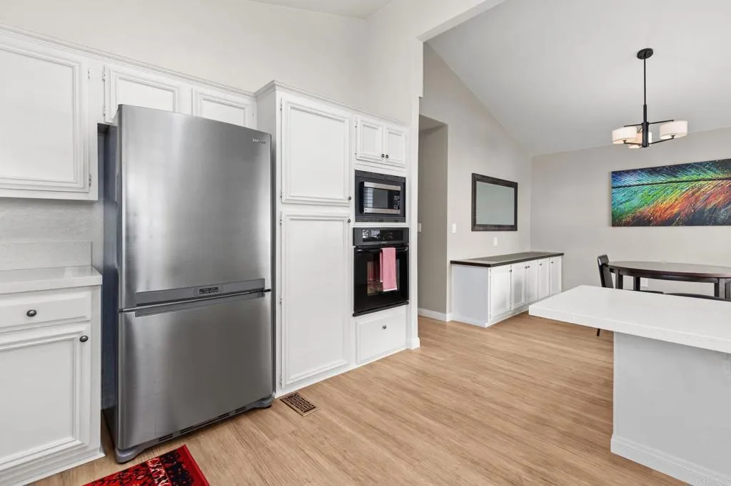 https://cdn.realtyfeed.com/cdn/127/306615128/a06a769b7f6ad9b25b926a7aa49a6e12.webp