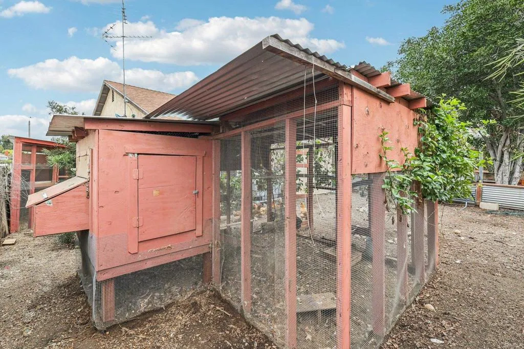 https://cdn.realtyfeed.com/cdn/127/306615176/37dd3248297976199013a27474e38ab7.webp