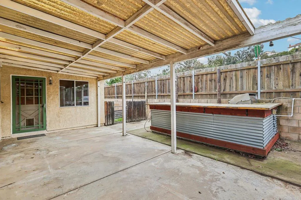 https://cdn.realtyfeed.com/cdn/127/306615176/f8b78036f3722bab4751d0999c068421.webp