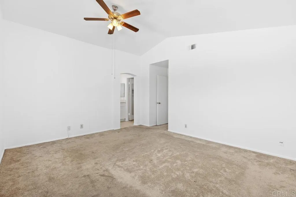 https://cdn.realtyfeed.com/cdn/127/306615202/dce78cdc69840b3681186a57e6190583.webp