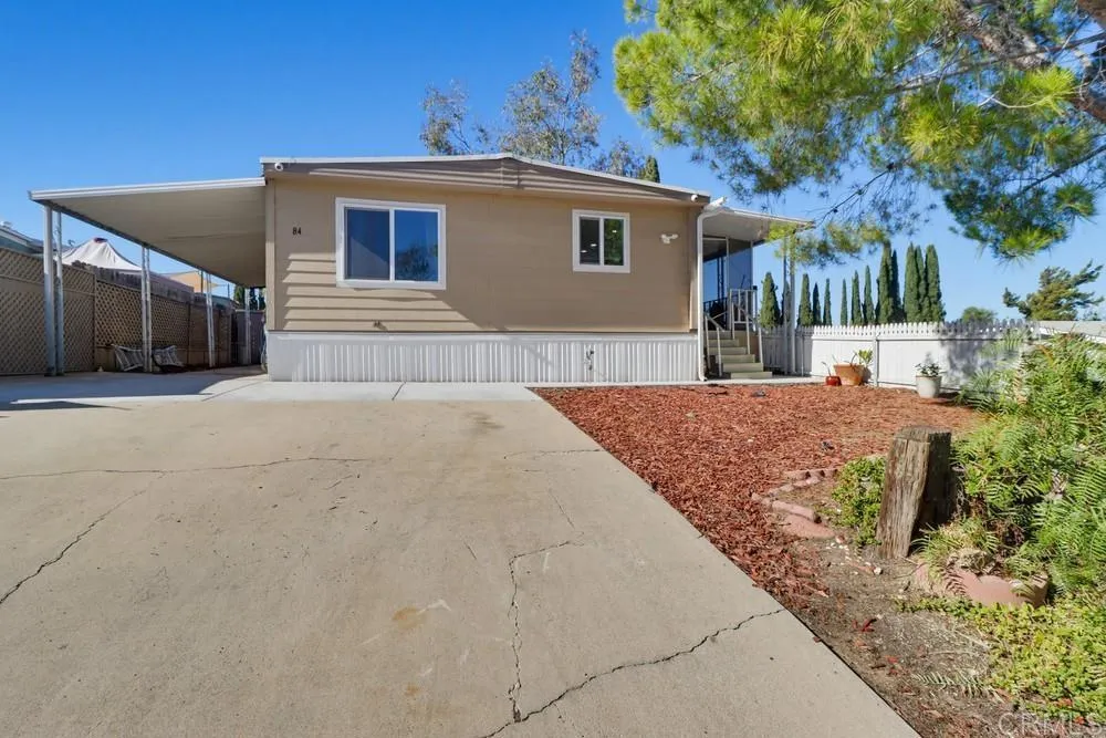 https://cdn.realtyfeed.com/cdn/127/306615229/75440f452d114c7e48b56409cc6f88a9.webp