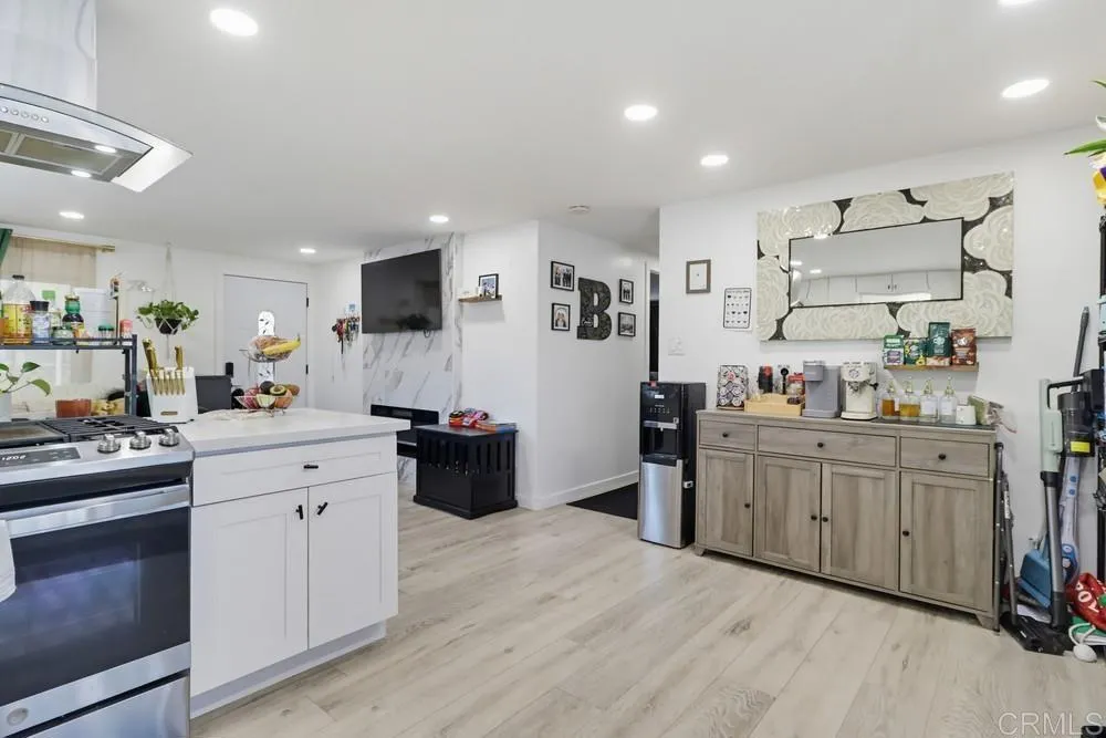 https://cdn.realtyfeed.com/cdn/127/306615229/a64acb948cf393fed37c1975a1730094.webp
