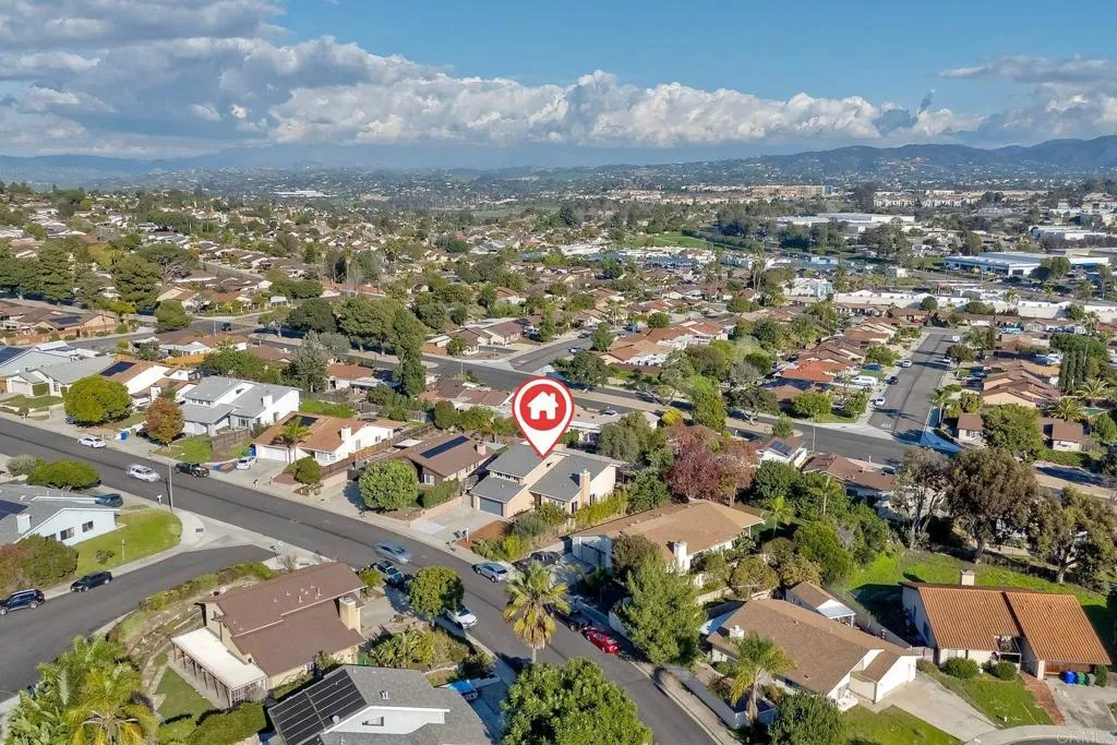 https://cdn.realtyfeed.com/cdn/127/306615244/77f62b6fd4abf7510b9de6d8135d8045.webp