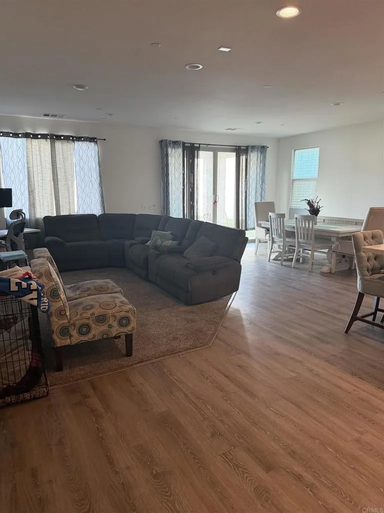 https://cdn.realtyfeed.com/cdn/127/306615328/7105e28d83dc74b3cdf3df81df7a3151.webp
