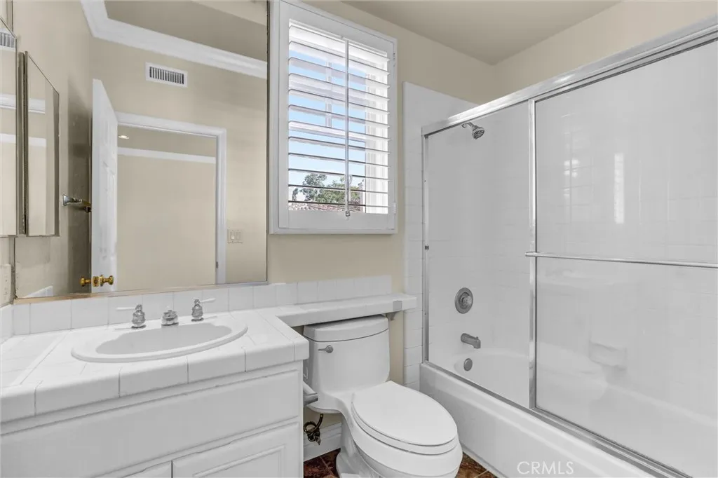 https://cdn.realtyfeed.com/cdn/127/306615330/8a213a2fbf490f2a6db36903f4f3a12f.webp