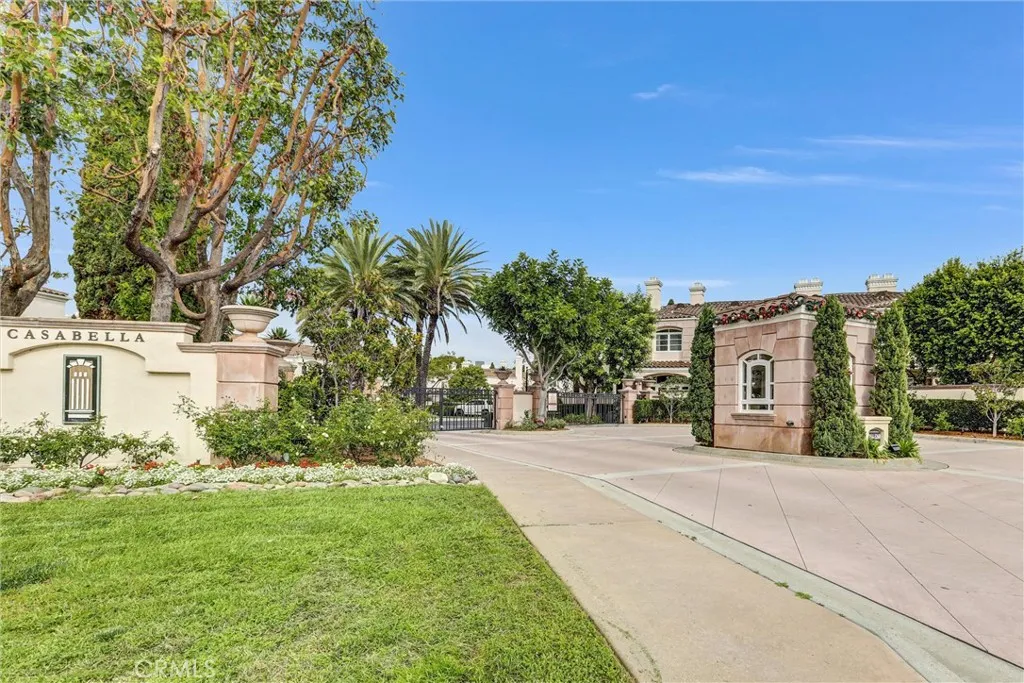 https://cdn.realtyfeed.com/cdn/127/306615330/b2a286a95964b9e85e4aa49df9d1a46d.webp