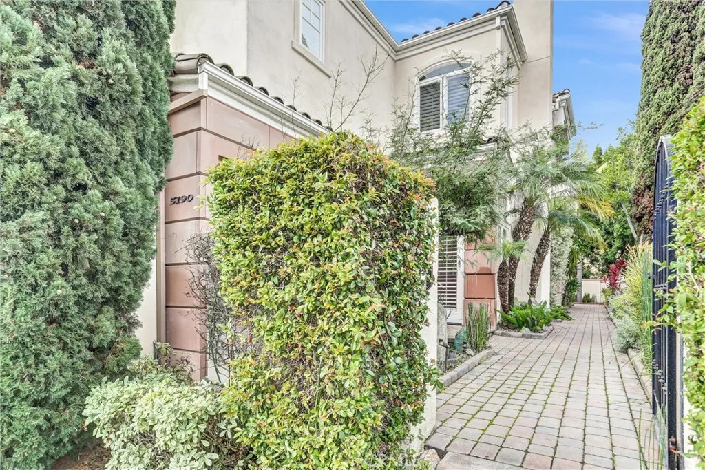 https://cdn.realtyfeed.com/cdn/127/306615330/fc8b814de9e2b14bd917f9cf840cee5a.webp