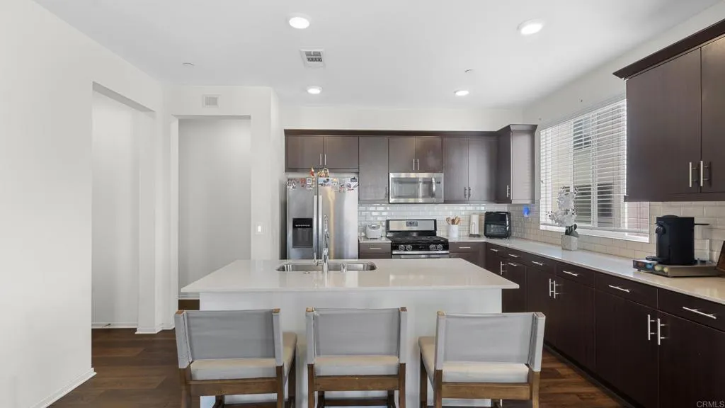 https://cdn.realtyfeed.com/cdn/127/306615354/484317010e94cec6fe6ece9b9c0220f7.webp