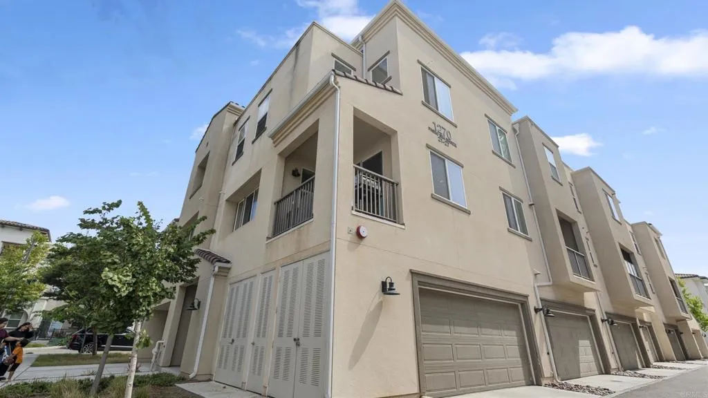 https://cdn.realtyfeed.com/cdn/127/306615354/6ebd814549c1997b8745d726a5f8328f.webp