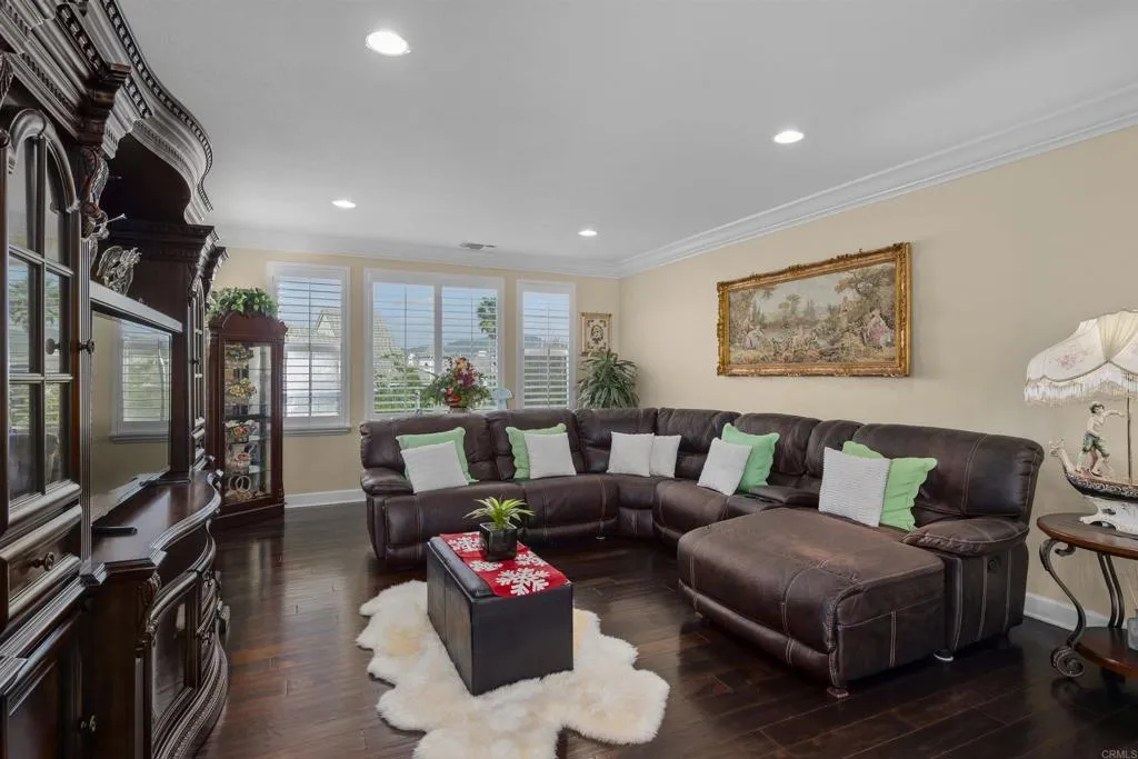 https://cdn.realtyfeed.com/cdn/127/306615366/fef44bbbaf953cd7e8ac64c0d96e32a5.webp