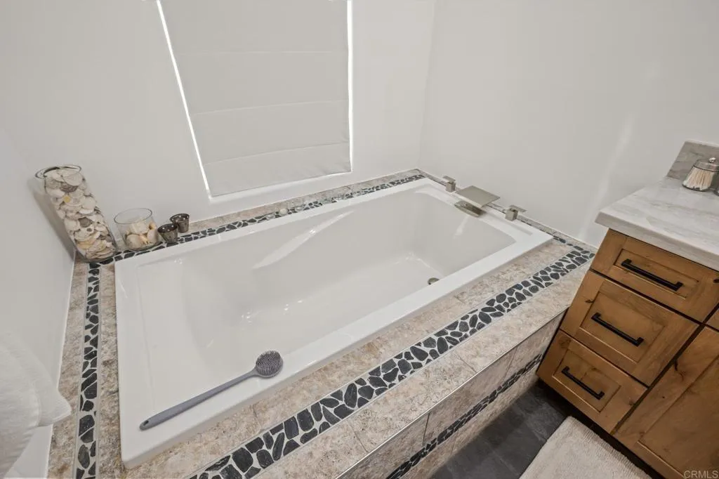 https://cdn.realtyfeed.com/cdn/127/306615401/2fc9184b01333be0a698a927e9b88e21.webp