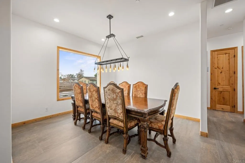 https://cdn.realtyfeed.com/cdn/127/306615401/7b3a60aa11d4da281141d639b3f68077.webp