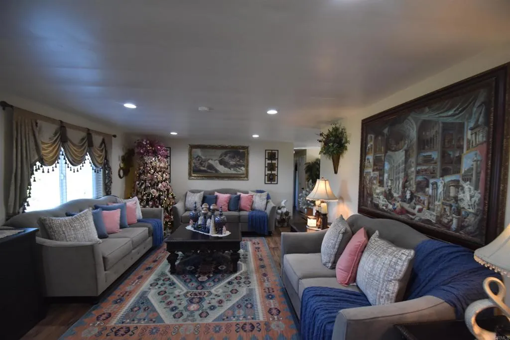 https://cdn.realtyfeed.com/cdn/127/306615464/43ab636889d6fa74743351a95c900dc0.webp
