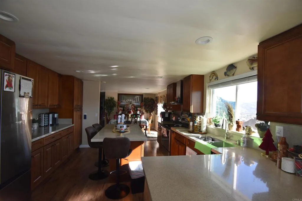 https://cdn.realtyfeed.com/cdn/127/306615464/ee18cfb35814dfea78a5325aa21dcb5e.webp