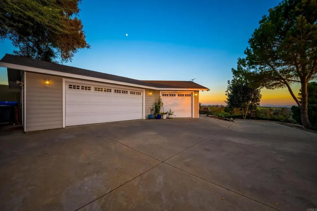 https://cdn.realtyfeed.com/cdn/127/306615466/78f70c7a16543b4dbb43f502a15abad3.webp