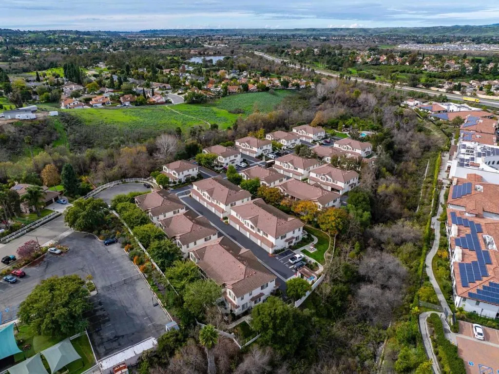https://cdn.realtyfeed.com/cdn/127/306615468/48472273980367fe4e369a38d817e9cf.webp
