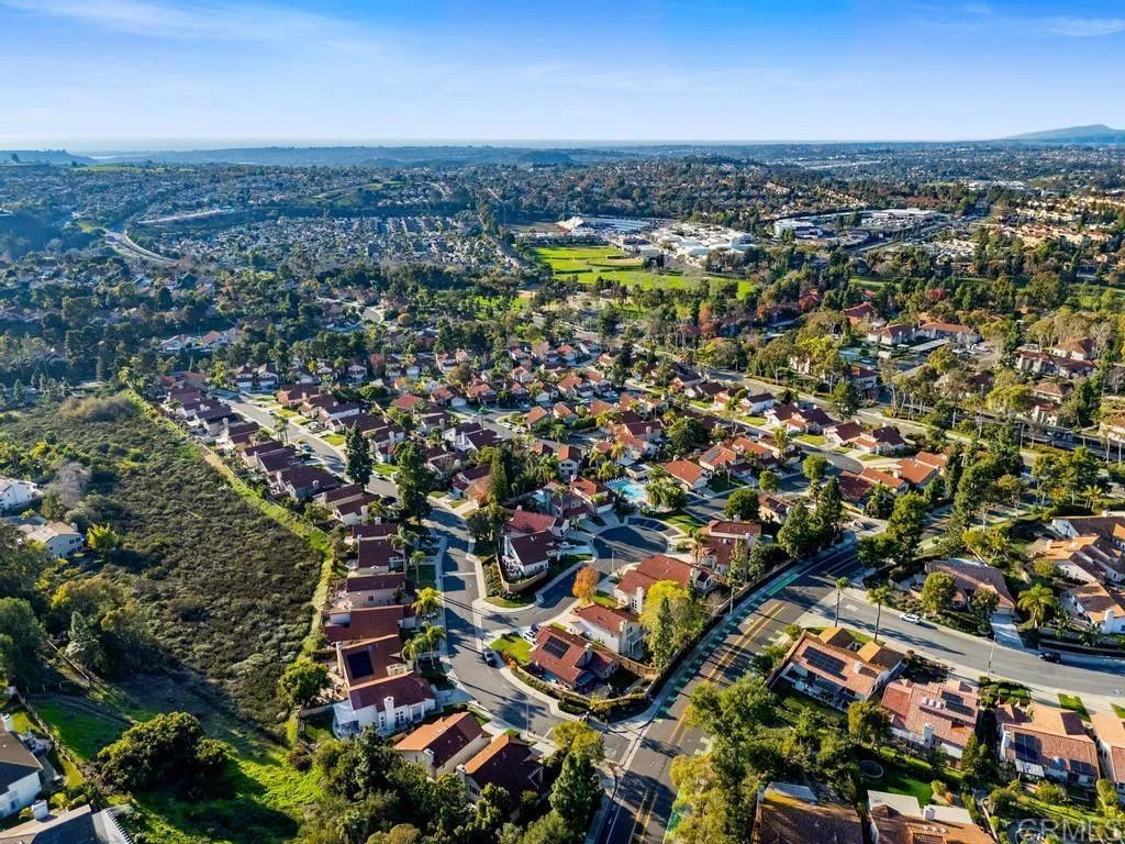 https://cdn.realtyfeed.com/cdn/127/306615508/3b0041af19a421a8614cffb26ecf0a3b.webp