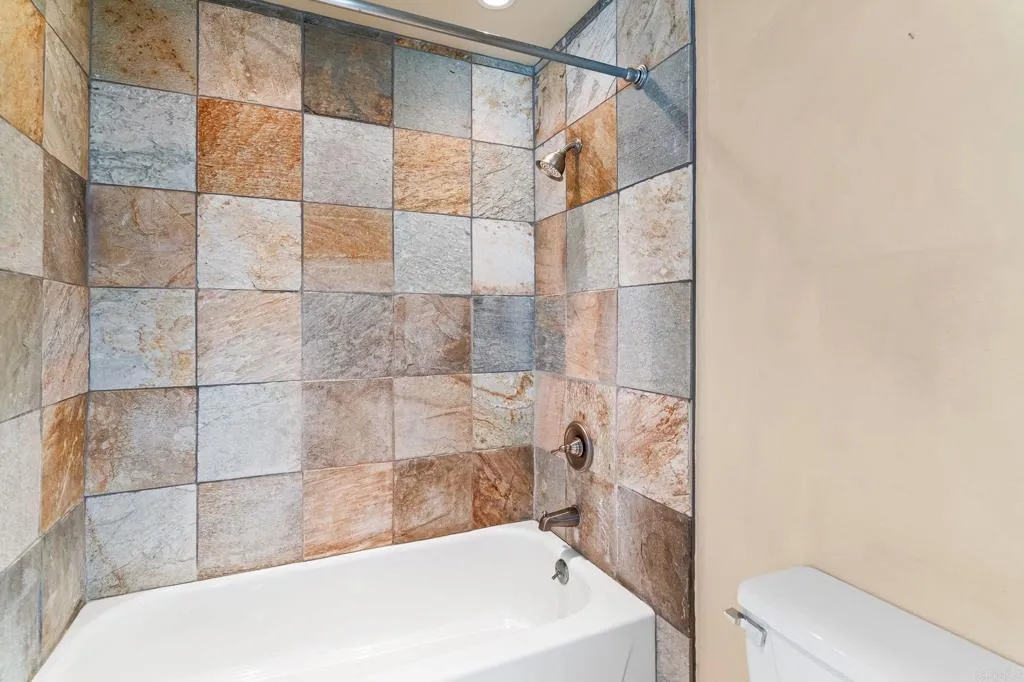 Photo #9: NDP2600260 Listing: Photo #9