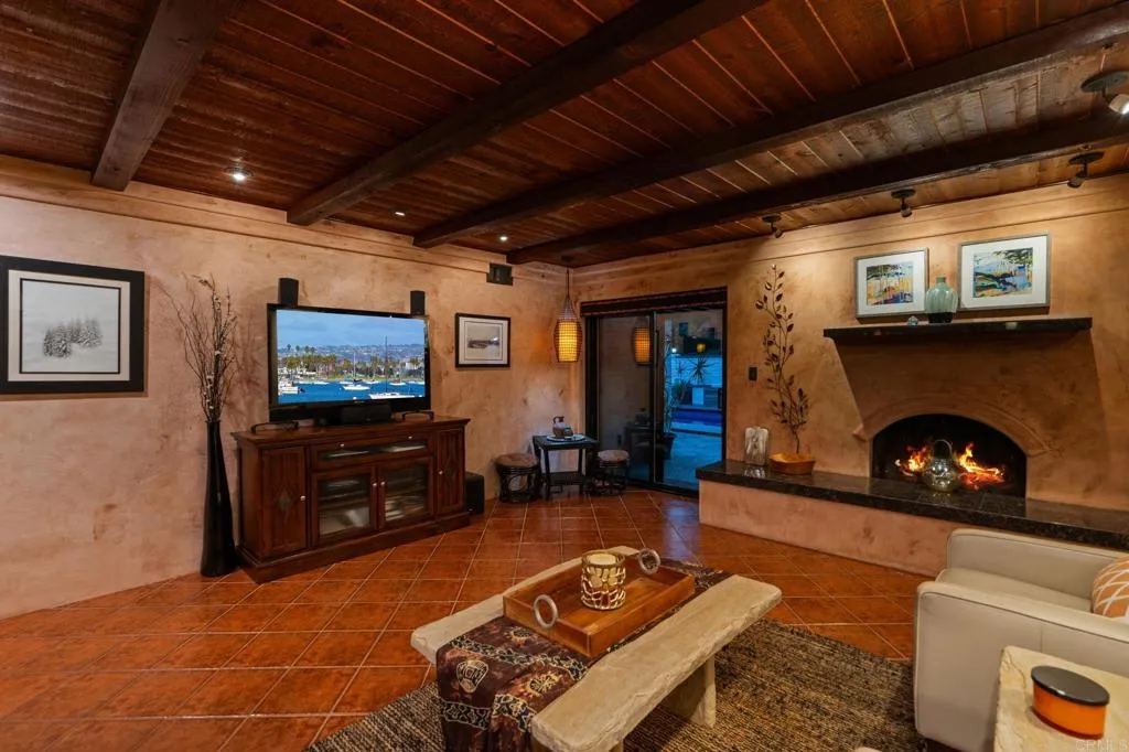 https://cdn.realtyfeed.com/cdn/127/306615552/d1c0c4178d25c57f7c3849ce36a30155.webp