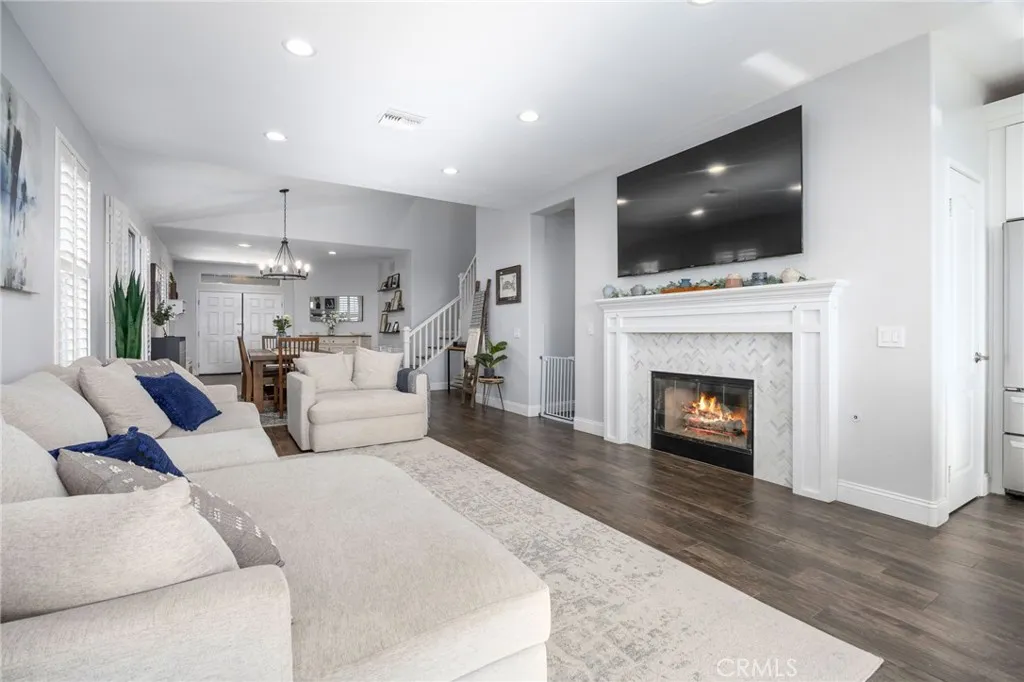 https://cdn.realtyfeed.com/cdn/127/306615578/a9edcbb6cf56f40562db291c3b720b83.webp