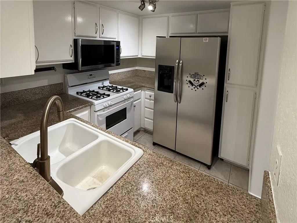 Photo #3: OC26005340 Listing: Photo #3