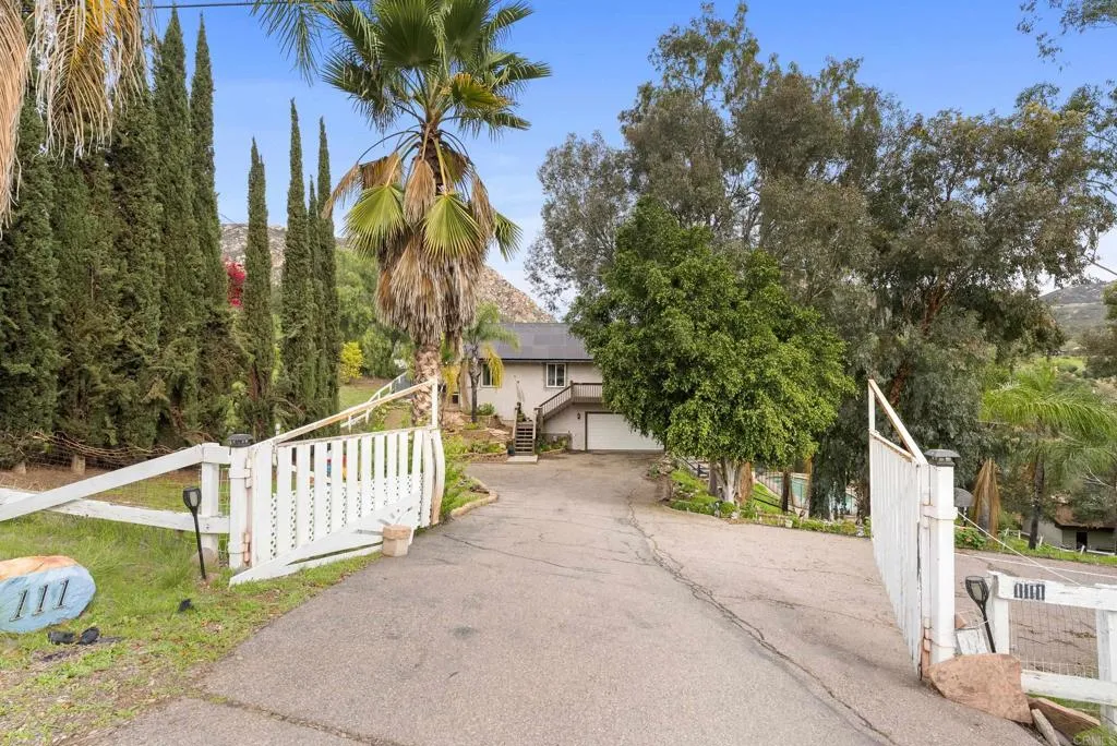 https://cdn.realtyfeed.com/cdn/127/306615605/7772dee765a40c50d03cbad1779832e6.webp