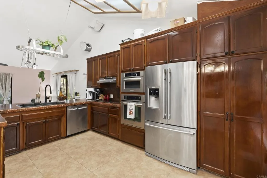 https://cdn.realtyfeed.com/cdn/127/306615605/da35f763245706862b865a8cfc782303.webp