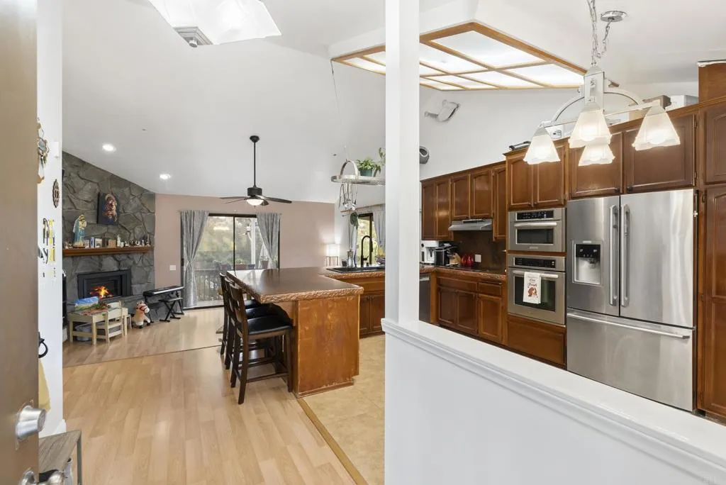 https://cdn.realtyfeed.com/cdn/127/306615605/dab4a38a8bb511b35839ecc1917ba256.webp