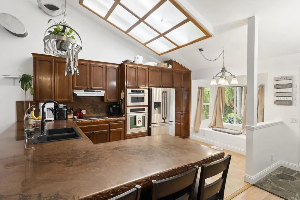 https://cdn.realtyfeed.com/cdn/127/306615605/f3427bb1fa0642a312e35de85b3b16e7.webp