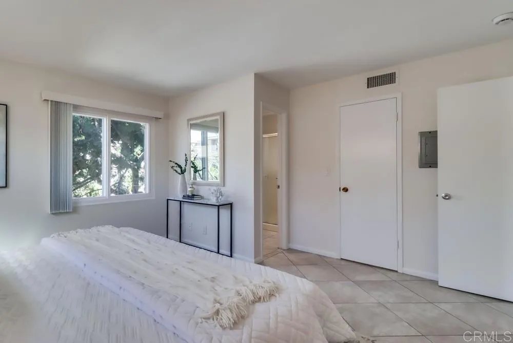 https://cdn.realtyfeed.com/cdn/127/306615619/e3bda19816228bac3cd768e3e6365394.webp