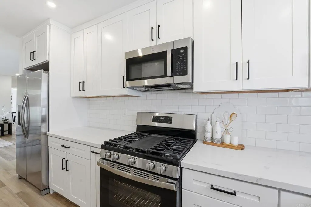 https://cdn.realtyfeed.com/cdn/127/306615642/ce29e74503f78ac42fac23322fc44f09.webp