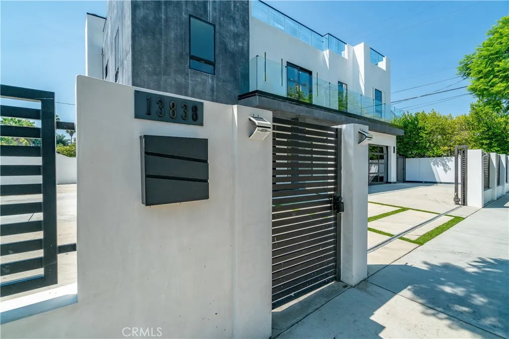 13838 Milbank Street, Sherman Oaks, CA, 91423