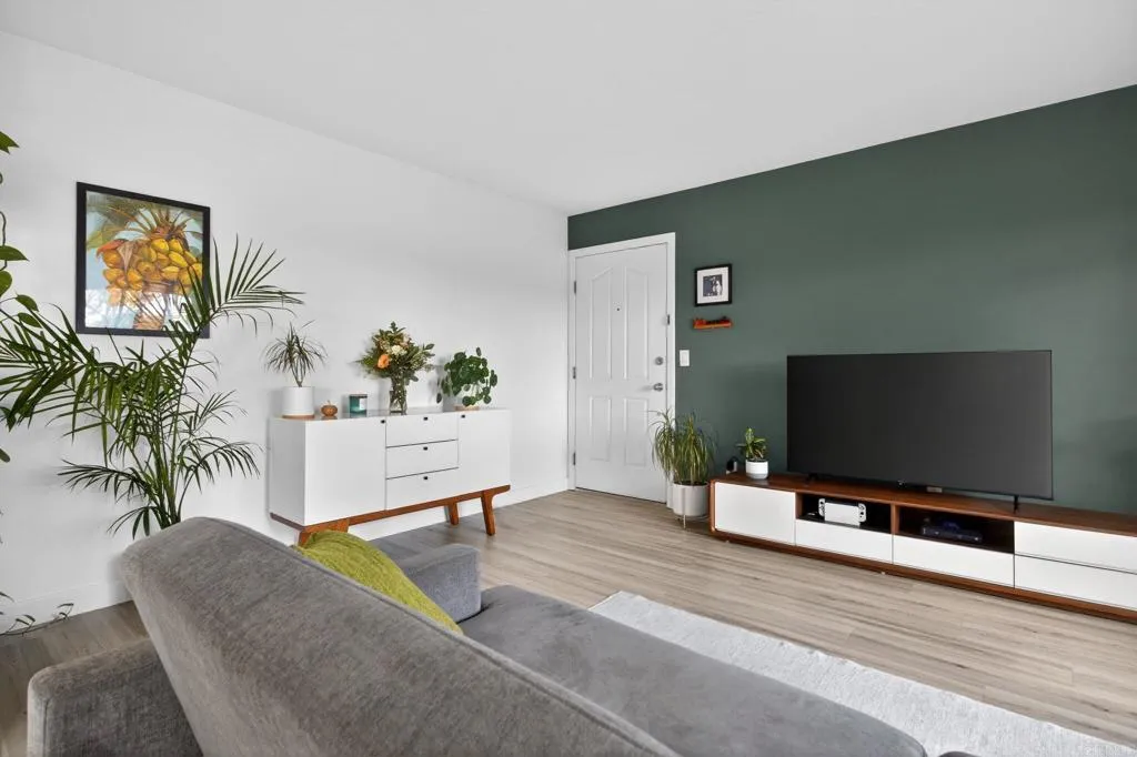 https://cdn.realtyfeed.com/cdn/127/306615750/22bbc8fd565a4c1334a1e99d0f93310b.webp