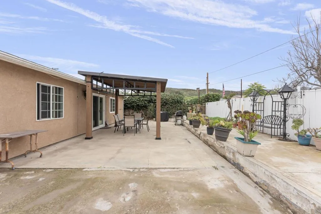 https://cdn.realtyfeed.com/cdn/127/306615846/78385a7a52cb03f45708868206b1abfb.webp