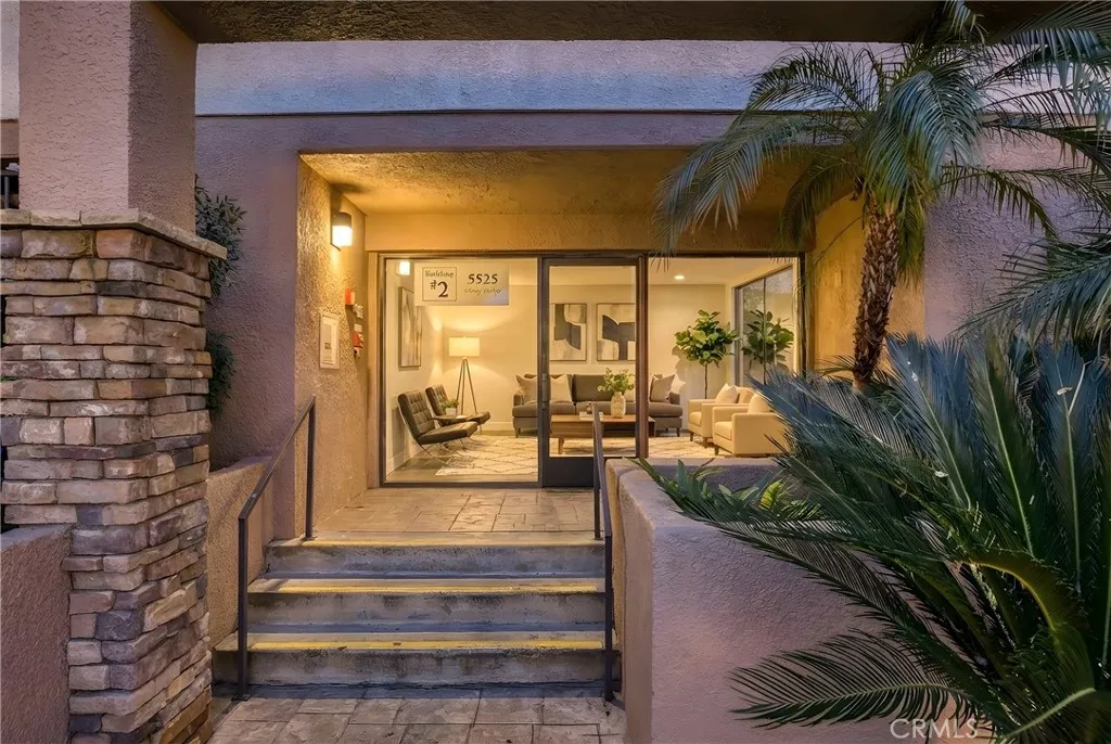 Woodland Hills, CA 91367