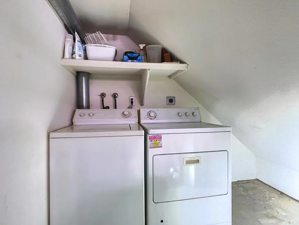https://cdn.realtyfeed.com/cdn/127/306615887/29c25889fb644ec2ebb169788378e655.webp
