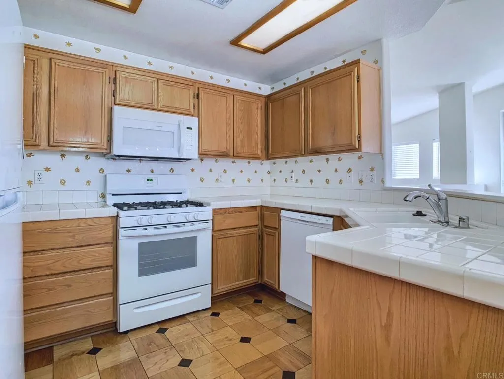 https://cdn.realtyfeed.com/cdn/127/306615887/b43cea87c6c8222ac1f06a3f6dab92d5.webp